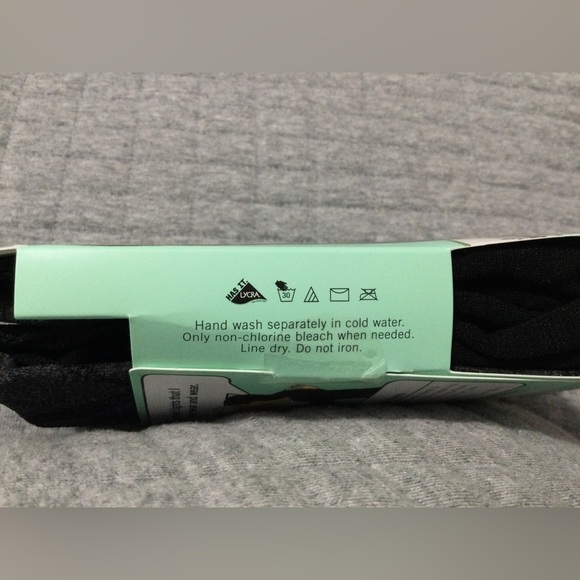 Lot of Assets by Spanx Black Reversible Shaping Tights Flipside Diamond - Picture 5 of 7